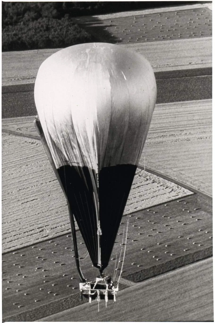 The Balloon That Drifted Across an Ocean
