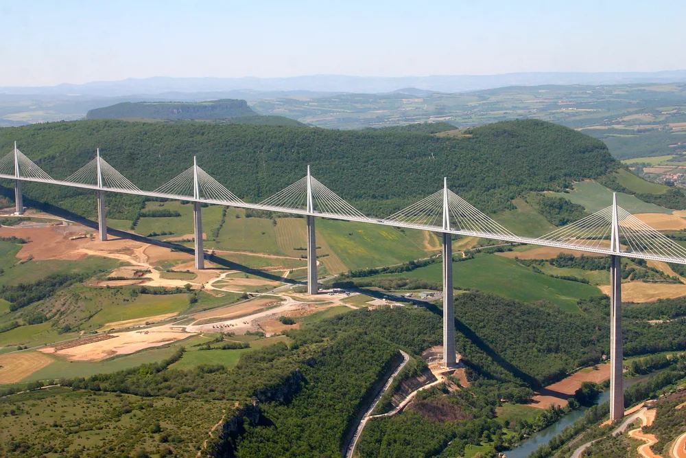 The Bridge That Touched the Clouds