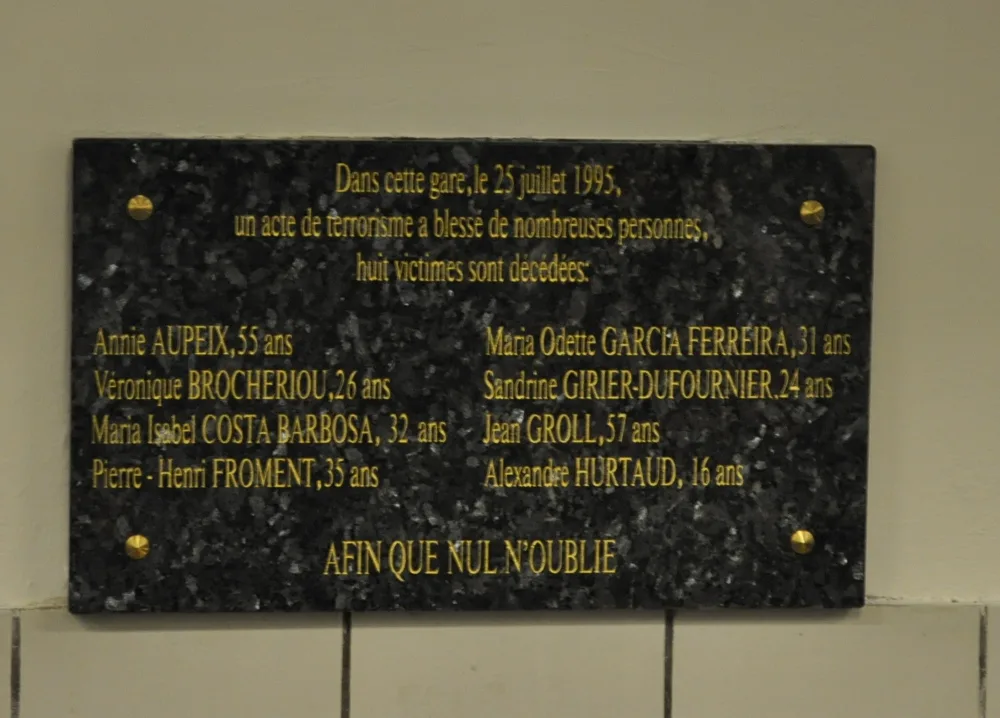 The Paris Commuter Bomb That Wasn't Terrorism