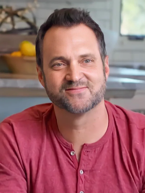 Adam Housley