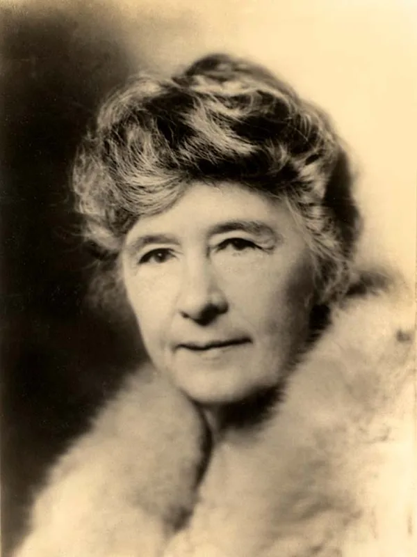 Adina Emilia De Zavala