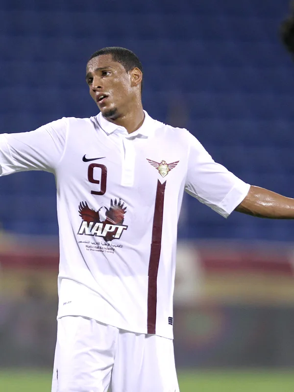 Adriano (footballer, born January 1982)