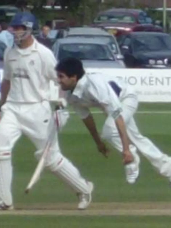 Amjad Khan (cricketer, born 1980)
