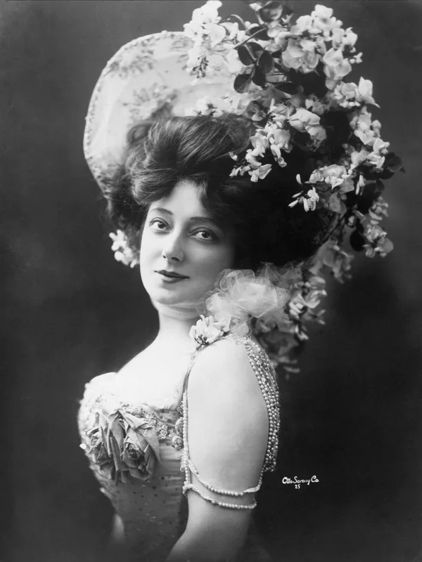 Anna Held