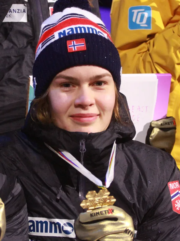 Anna Odine Strøm