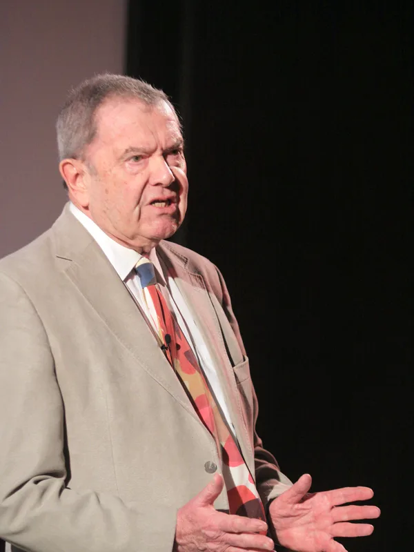 Anthony King (political scientist)