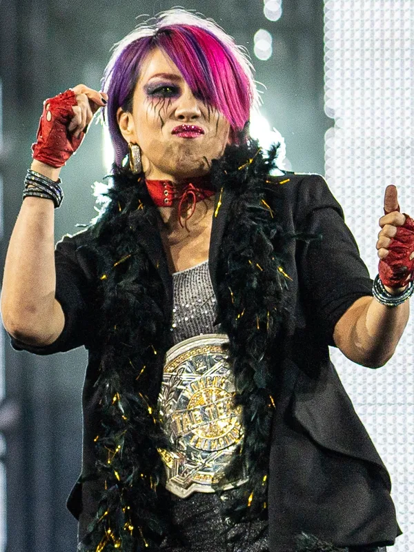Asuka (wrestler)