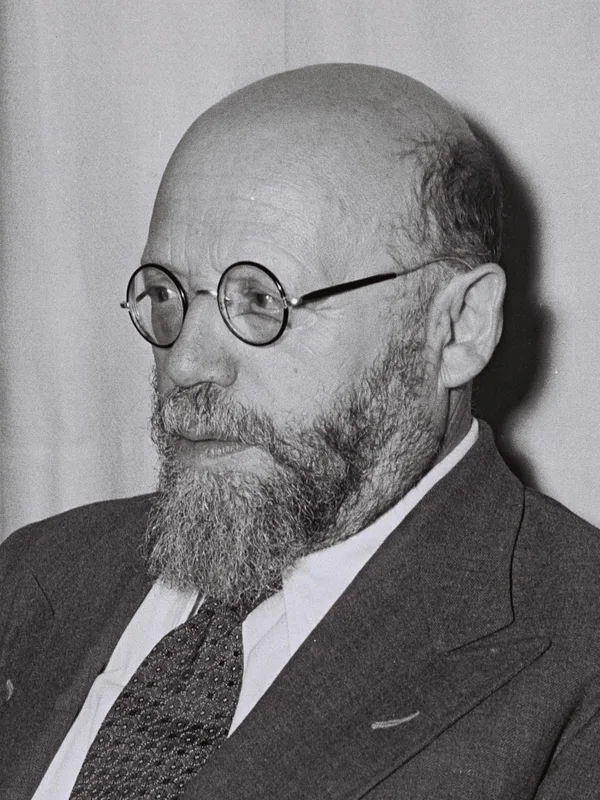 Ben-Zion Dinur