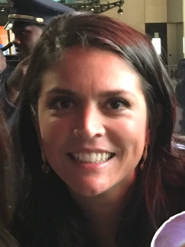 Cecily Strong