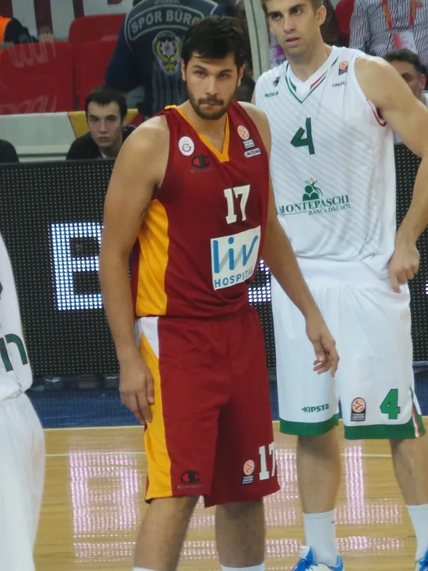 Cenk Akyol