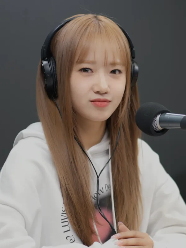 Choi Yoo-jung (singer)