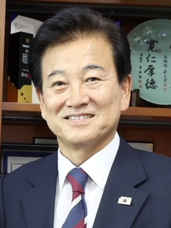 Chung Dong-young