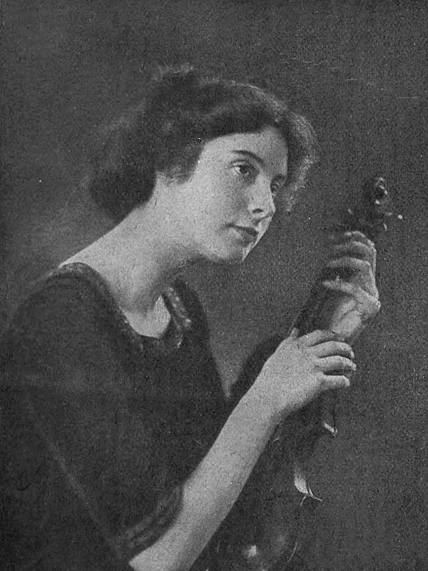Daisy Kennedy