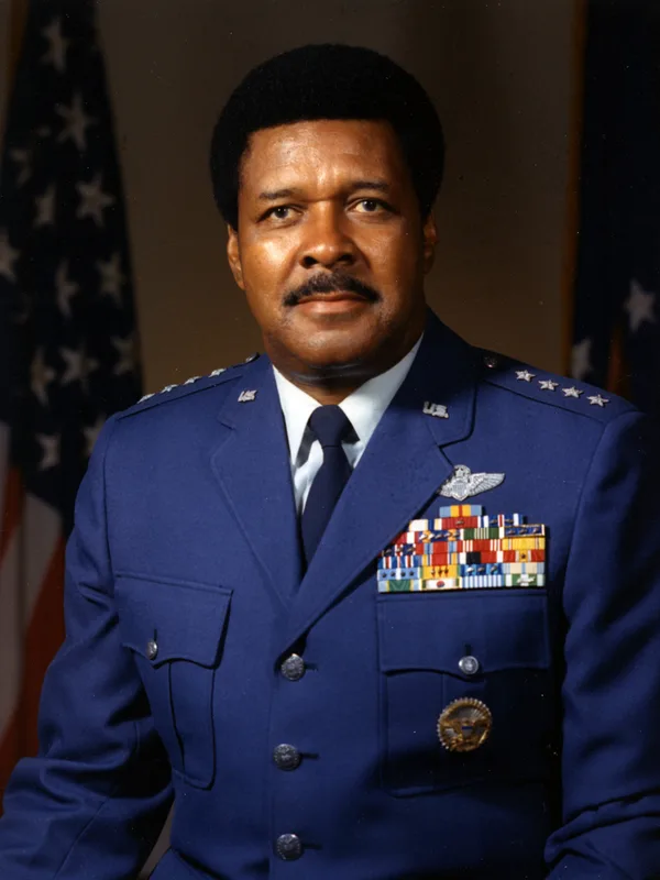 Daniel James Jr.