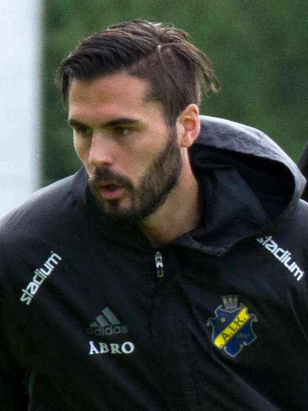 Denni Avdić