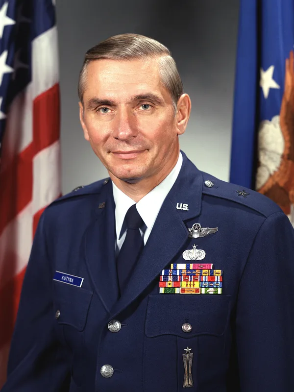 Donald Kutyna