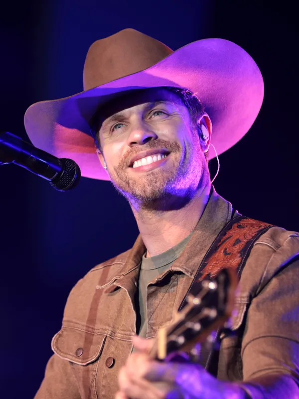 Dustin Lynch