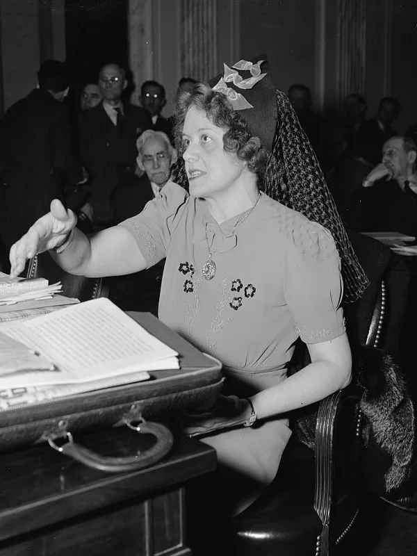 Elizabeth Dilling