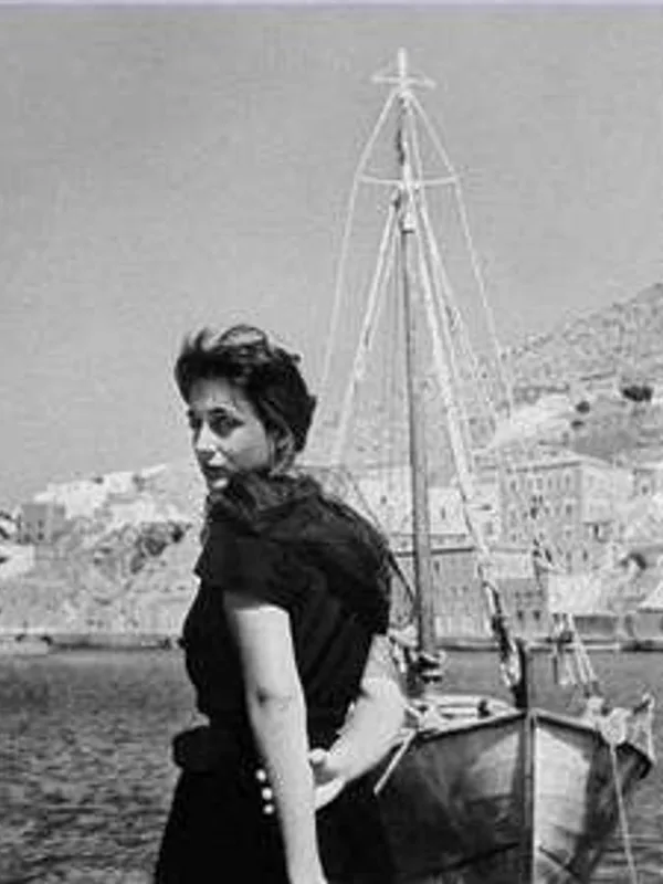 Ellie Lambeti