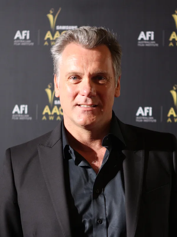 Erik Thomson