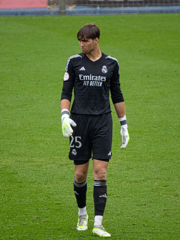 Fran González (footballer, born 2005)