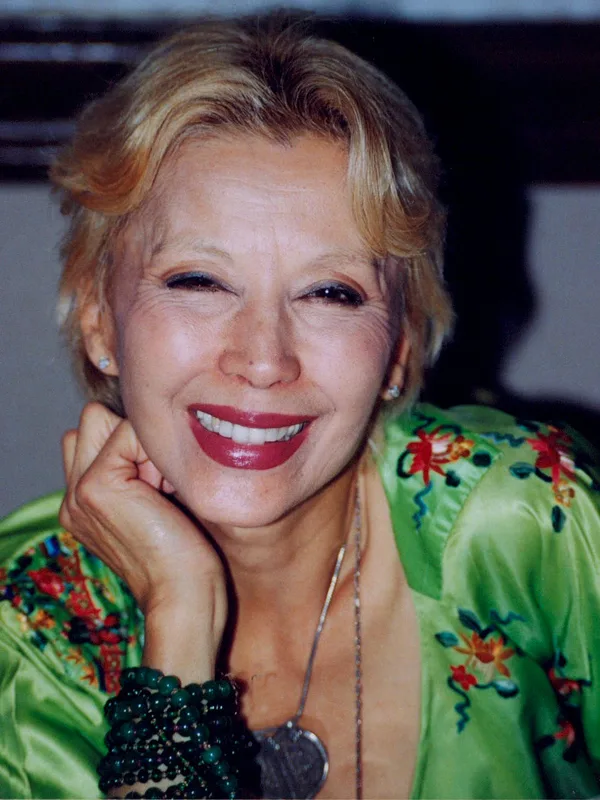 France Nuyen