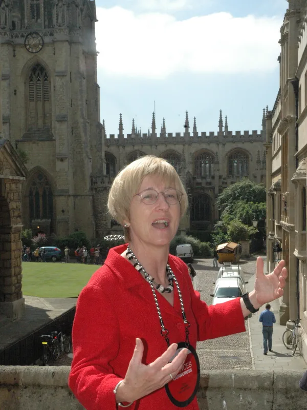 Frances Cairncross