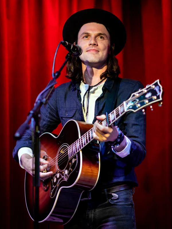 James Bay (singer)