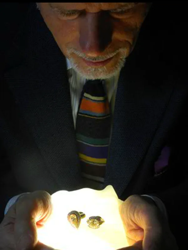James Rivière