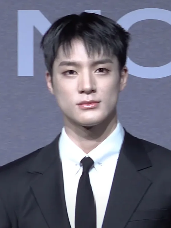 Jeno (singer)