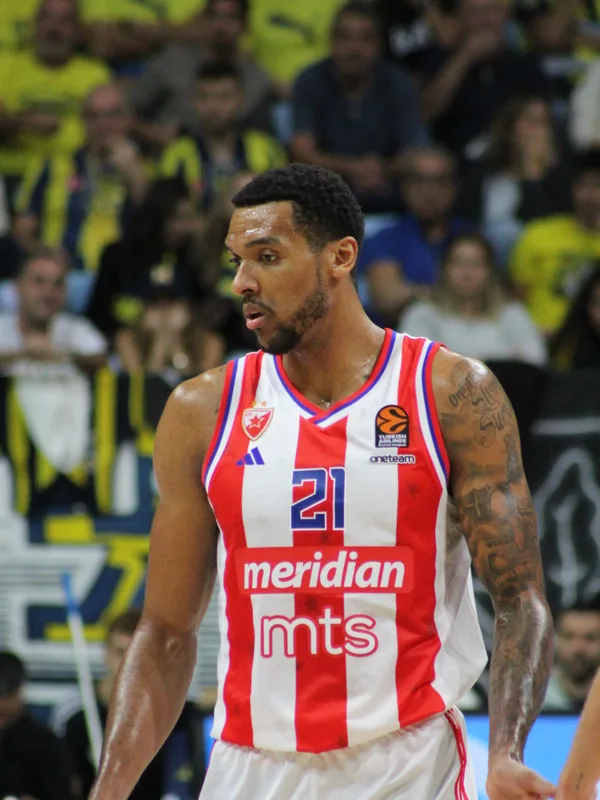 Joel Bolomboy