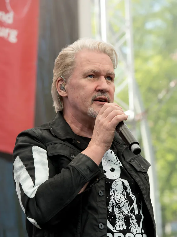 Johnny Logan (singer)