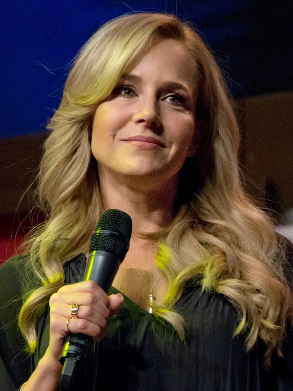 Julie Benz
