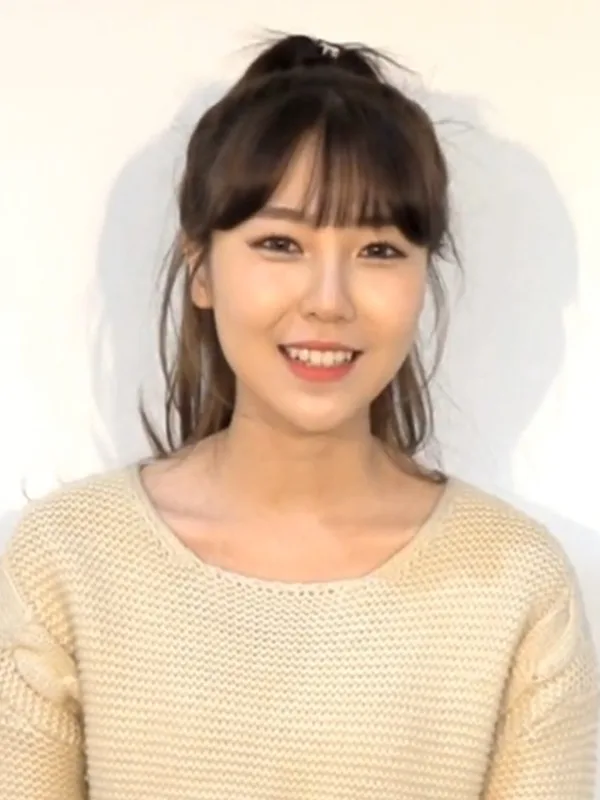 Kang Si-ra