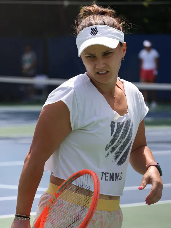 Lauren Davis