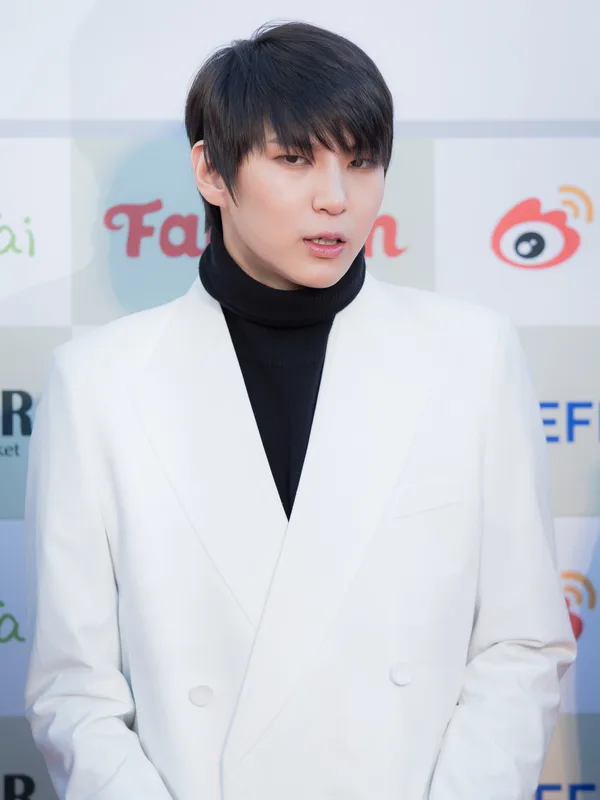 Leo (singer)