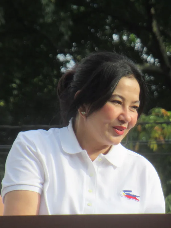 Lorna Tolentino