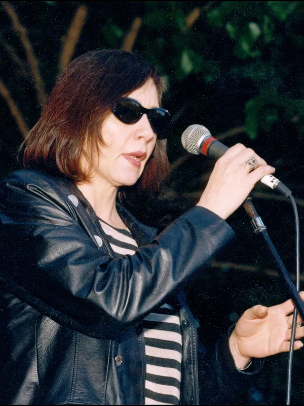 Lou Ann Barton