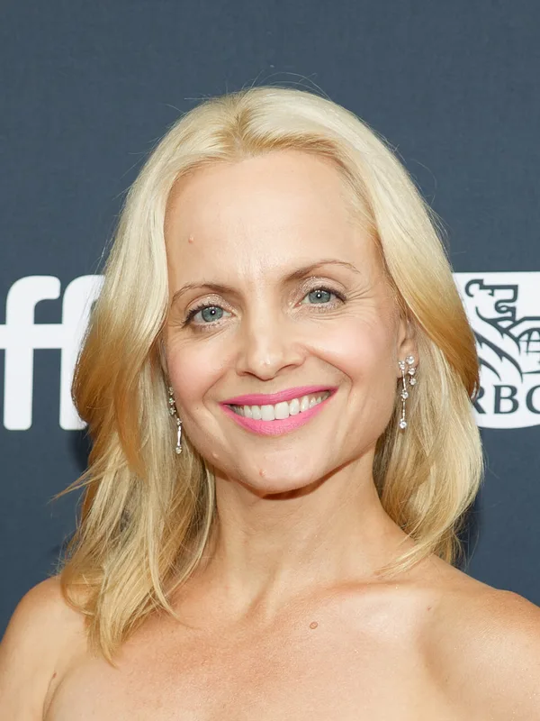 Mena Suvari