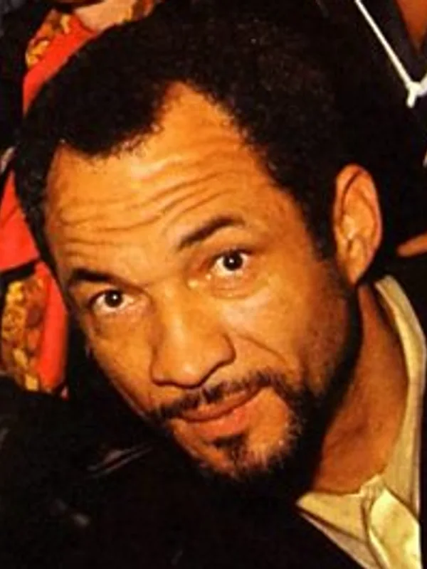 Mike Elliott (saxophonist)