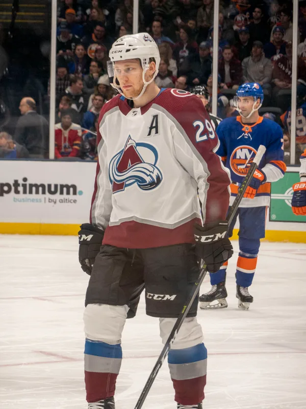 Nathan MacKinnon