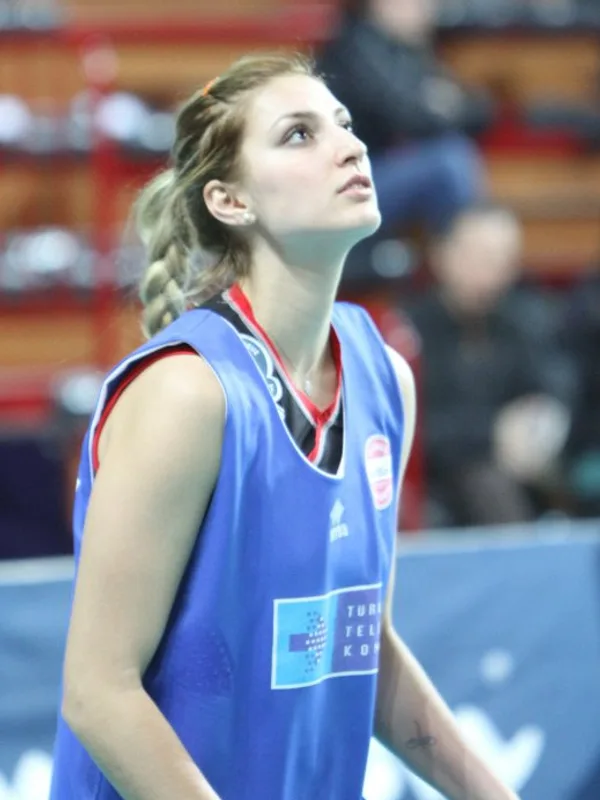 Neslihan Demir