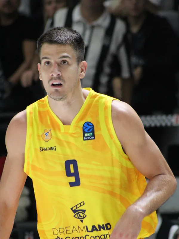 Nicolás Brussino