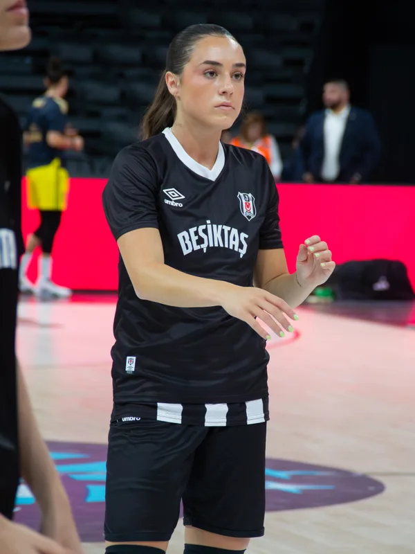 Nika Mühl