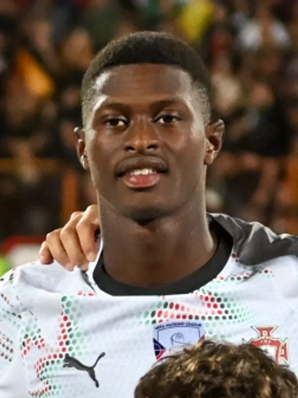 Nuno Mendes (footballer, born 2002)
