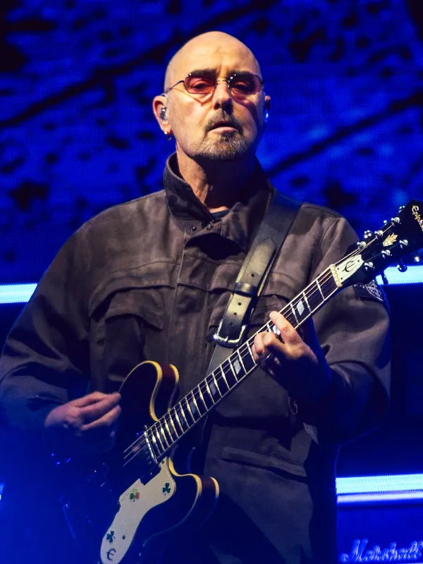 Paul "Bonehead" Arthurs