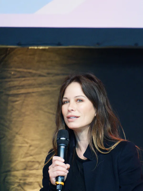 Rhona Mitra