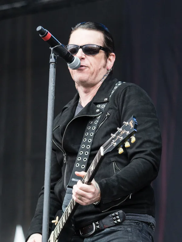 Ricky Warwick