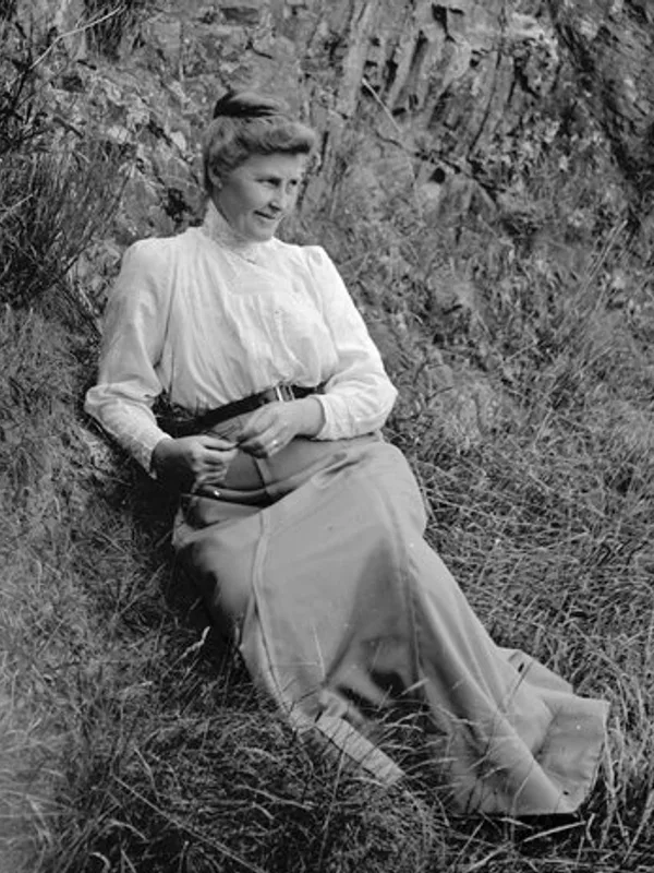 Robina Nicol