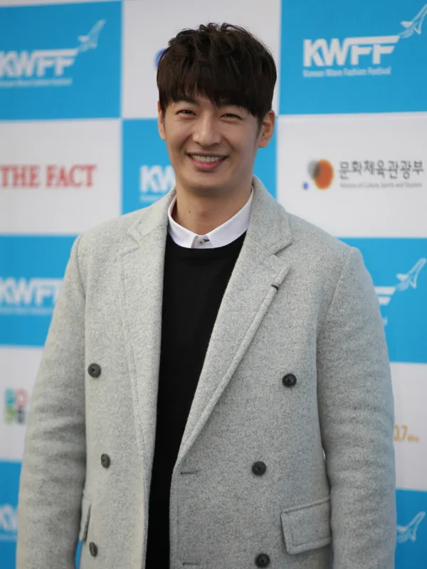Son Ho-young